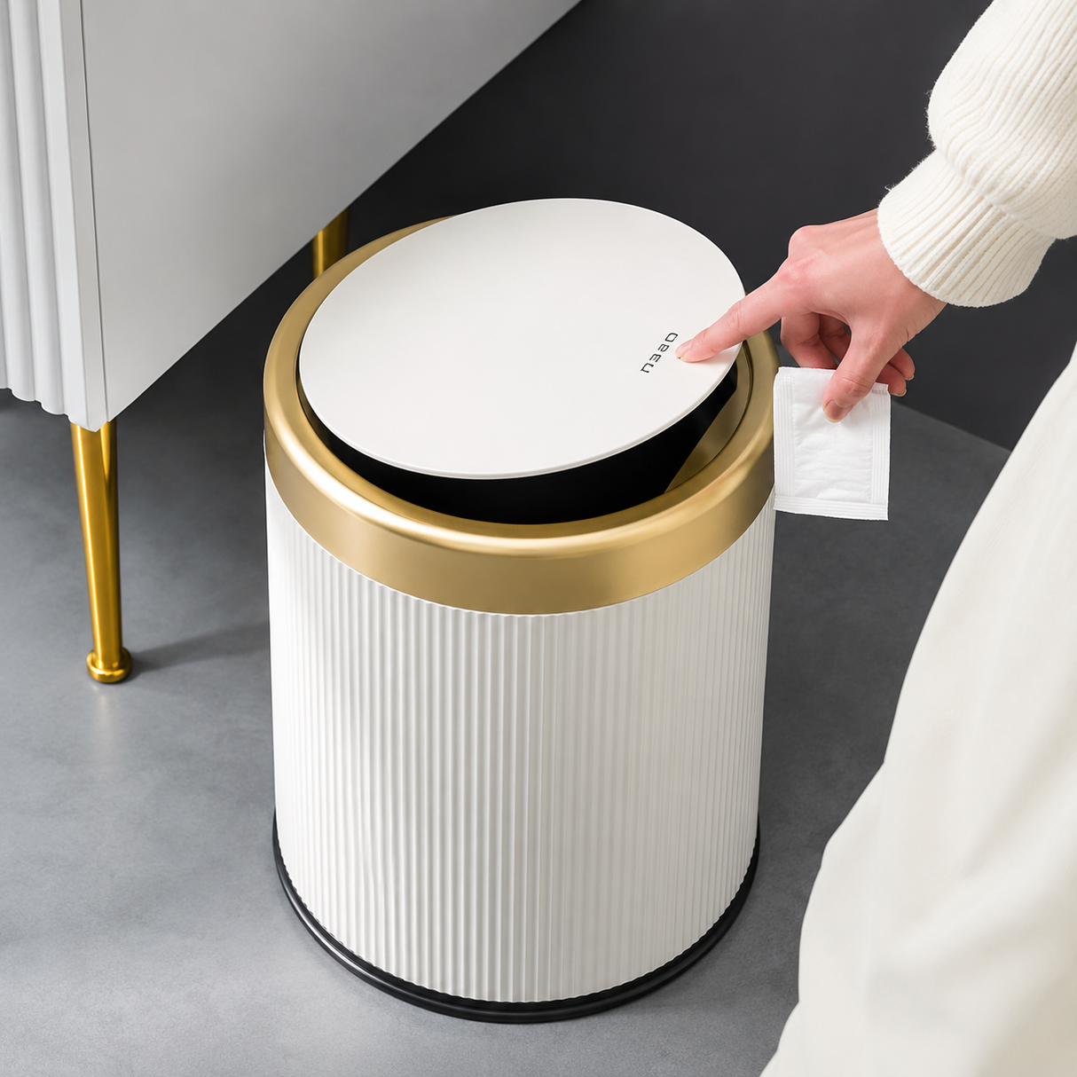 Round Luxury Trash Can With Pressing Lid